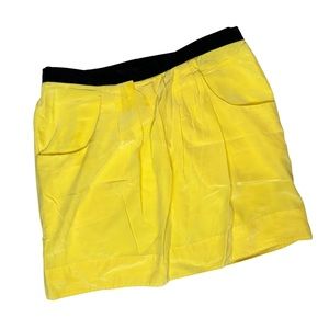 BCBG Maxazria yellow 100% silk pull on mini skirt size 2